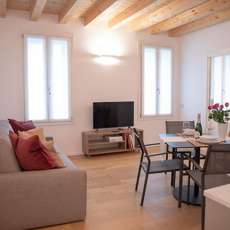 Amendola City View Apartments Suite Romantica Como Ngoại thất bức ảnh